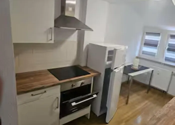 شقة Schoene Vollausgestattete Monteurs- Gaestewohnung Naehe Raffinerie Leuna Und Geiseltalsee 0307