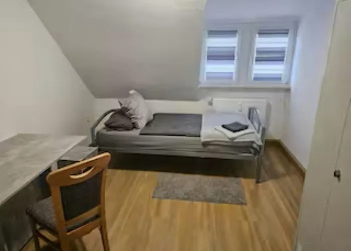 Schoene Vollausgestattete Monteurs- Gaestewohnung Naehe Raffinerie Leuna Und Geiseltalsee 0307 * Braunsbedra